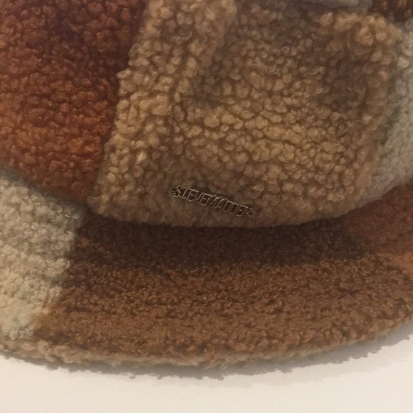 STEVE MADDEN faux fur sherling patchwork Bucket Hat - Picture 2 of 5